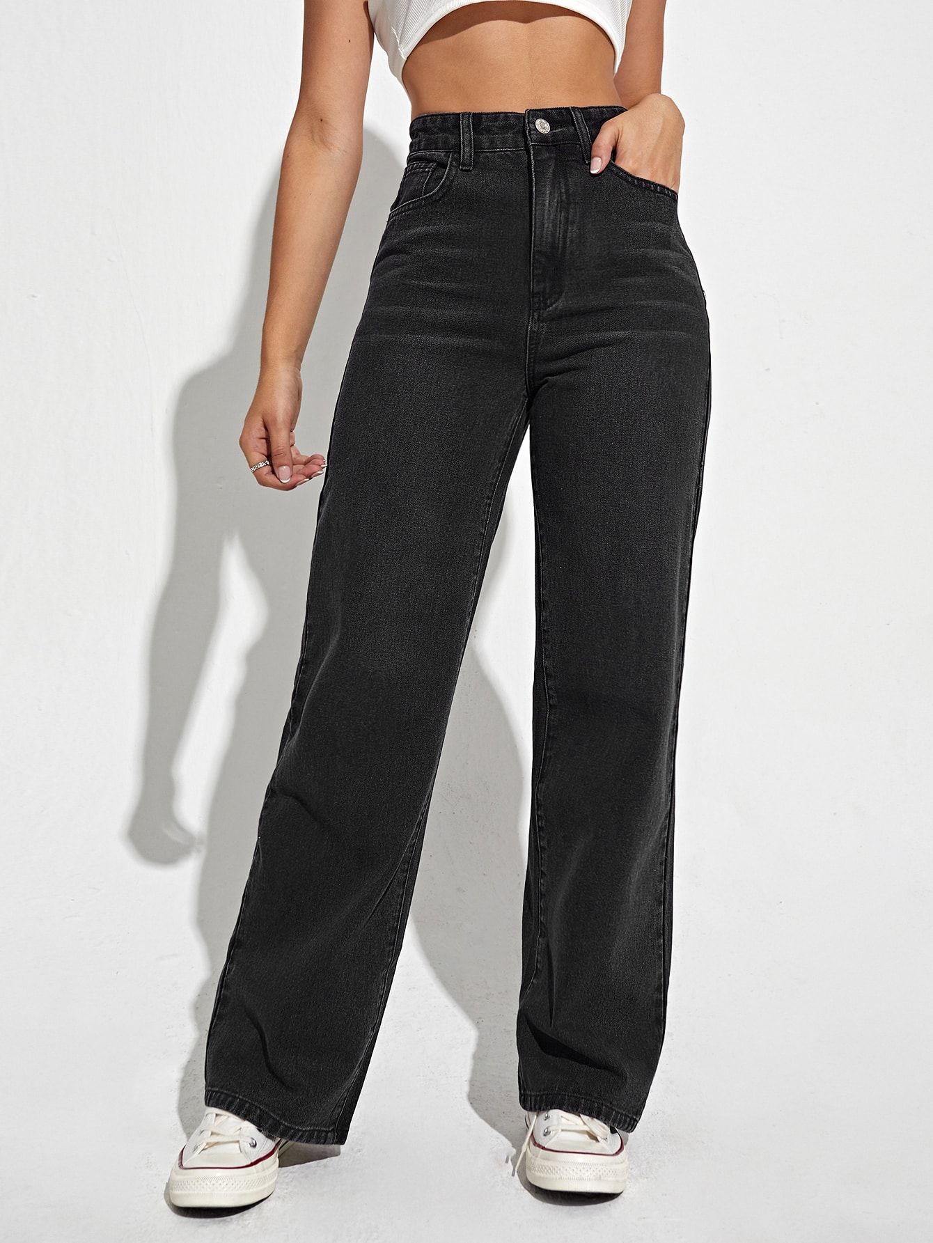 21 Most Flattering Black Mom Jeans