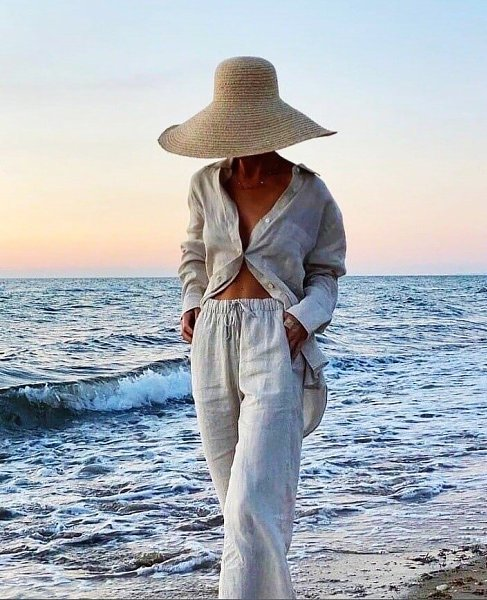 2023 Summer Beach Outfits for Women: Fashionable and Comfortable