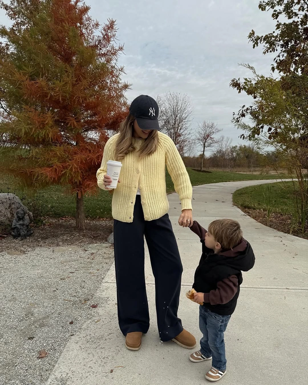 Best Fall Mom Outfits 2026 That Are Casual, Chic & Comfy for Everyday Style