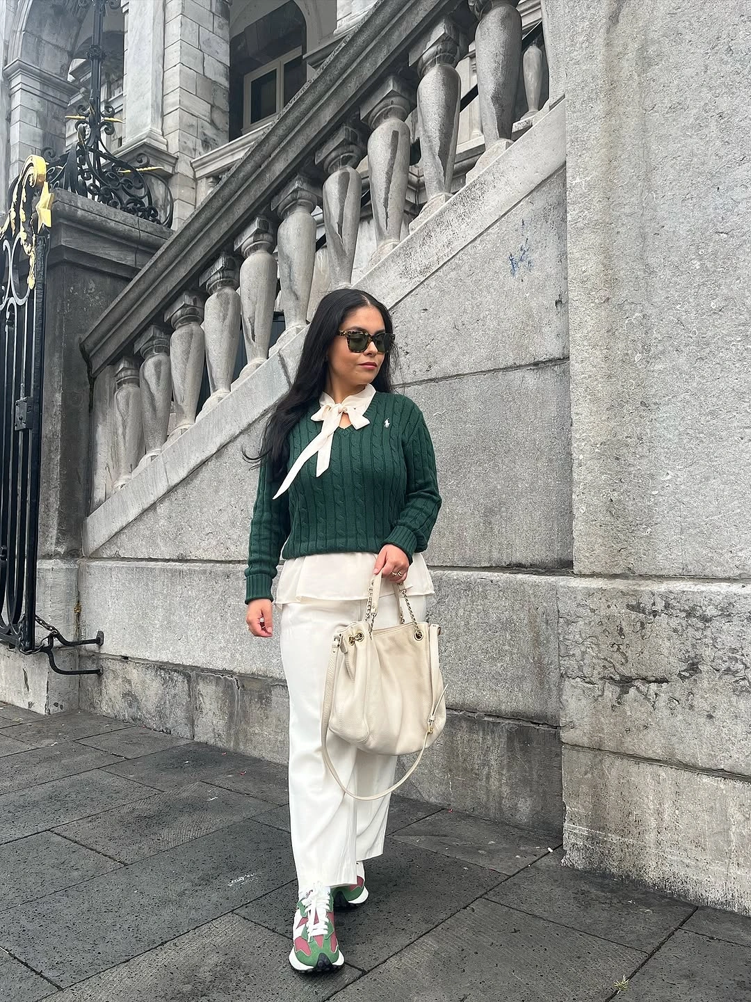 September Outfit Ideas With Soft Neutrals And Color Pops