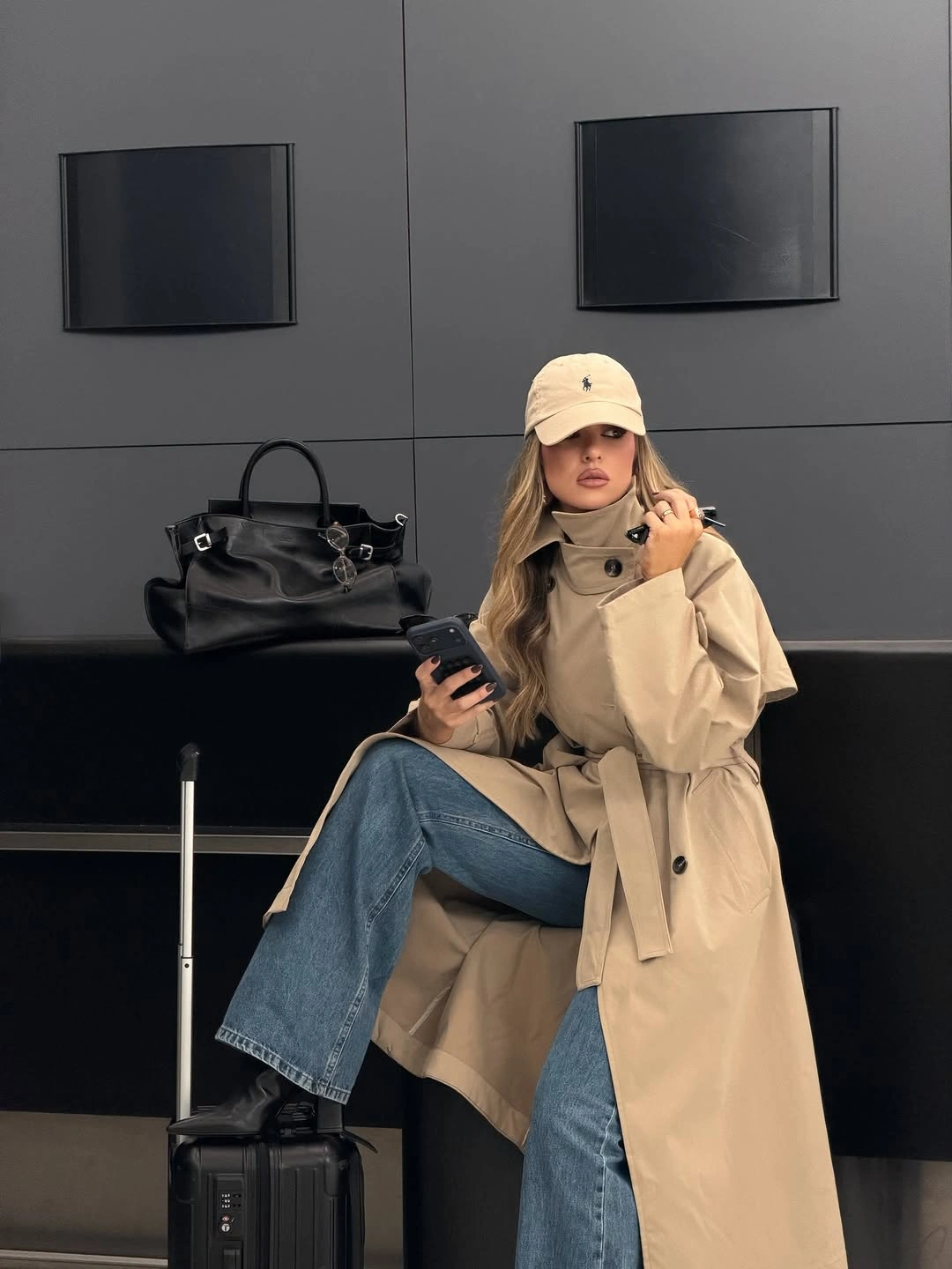 Trench Coat Fall Outfits 2026: 23 Chic Looks to Wear All Season Long